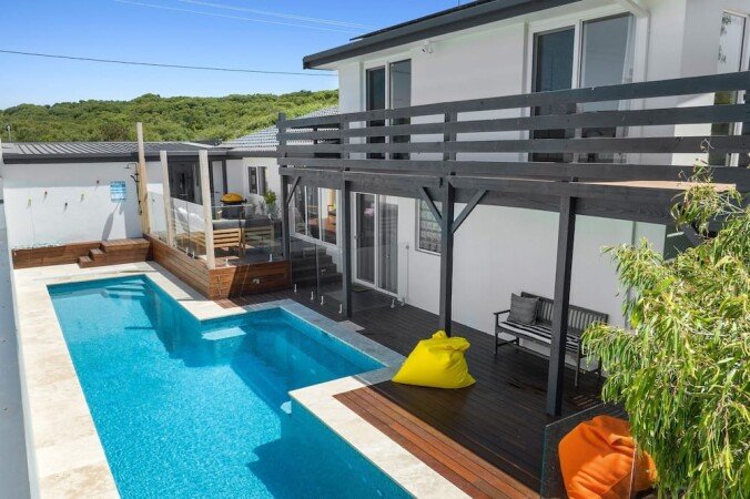 House 5 bedrooms, with pool