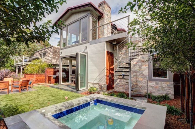 House 6 guests, with jacuzzi