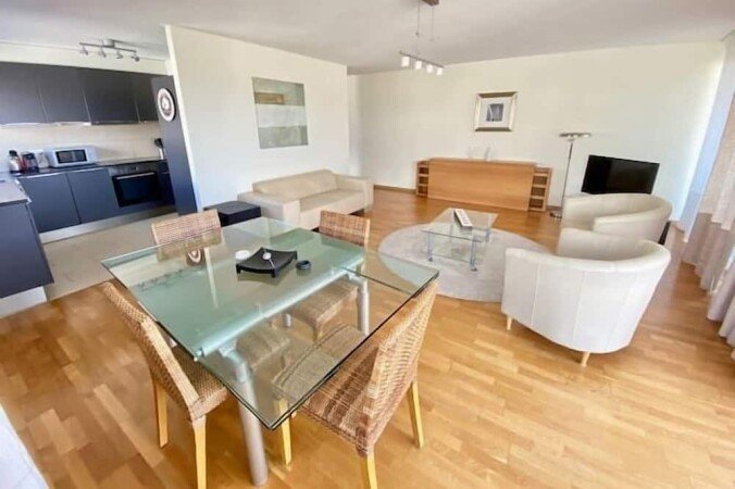 Wohnung 3 Schlafzimmer, mit Garten