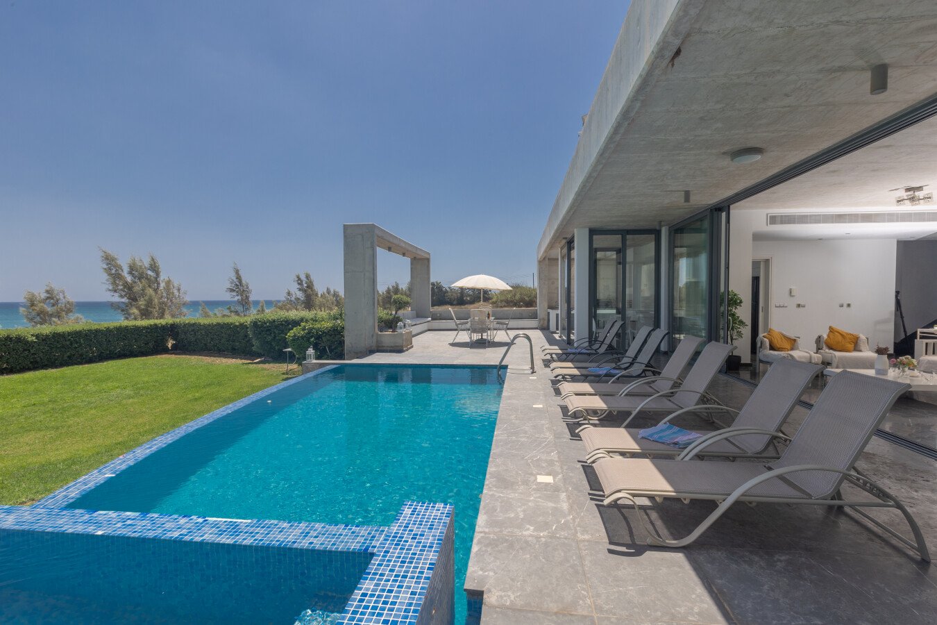 Villa 5 bedrooms, with sea view