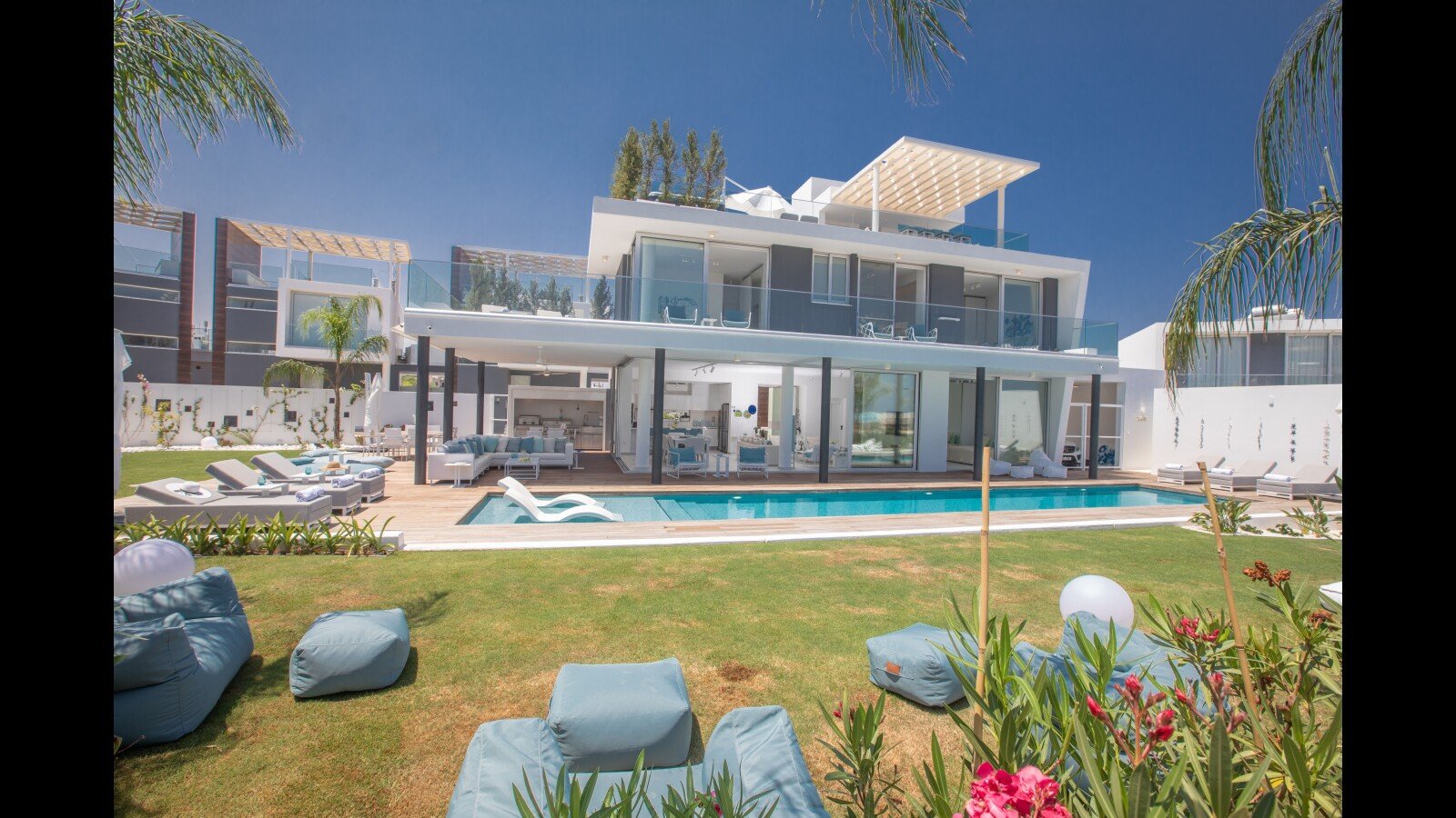 Villa 4 bedrooms, with sea view