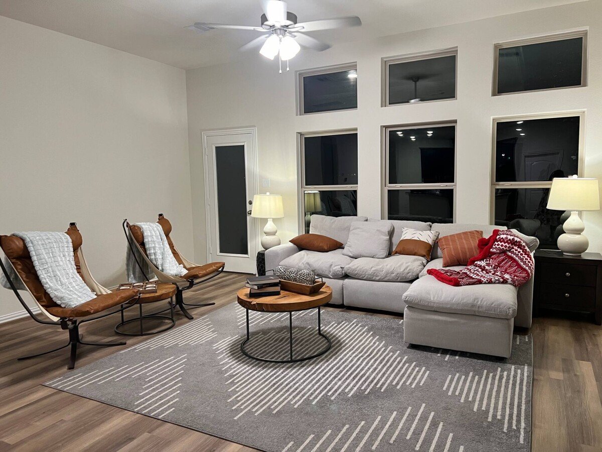 House 4 bedrooms, with pool