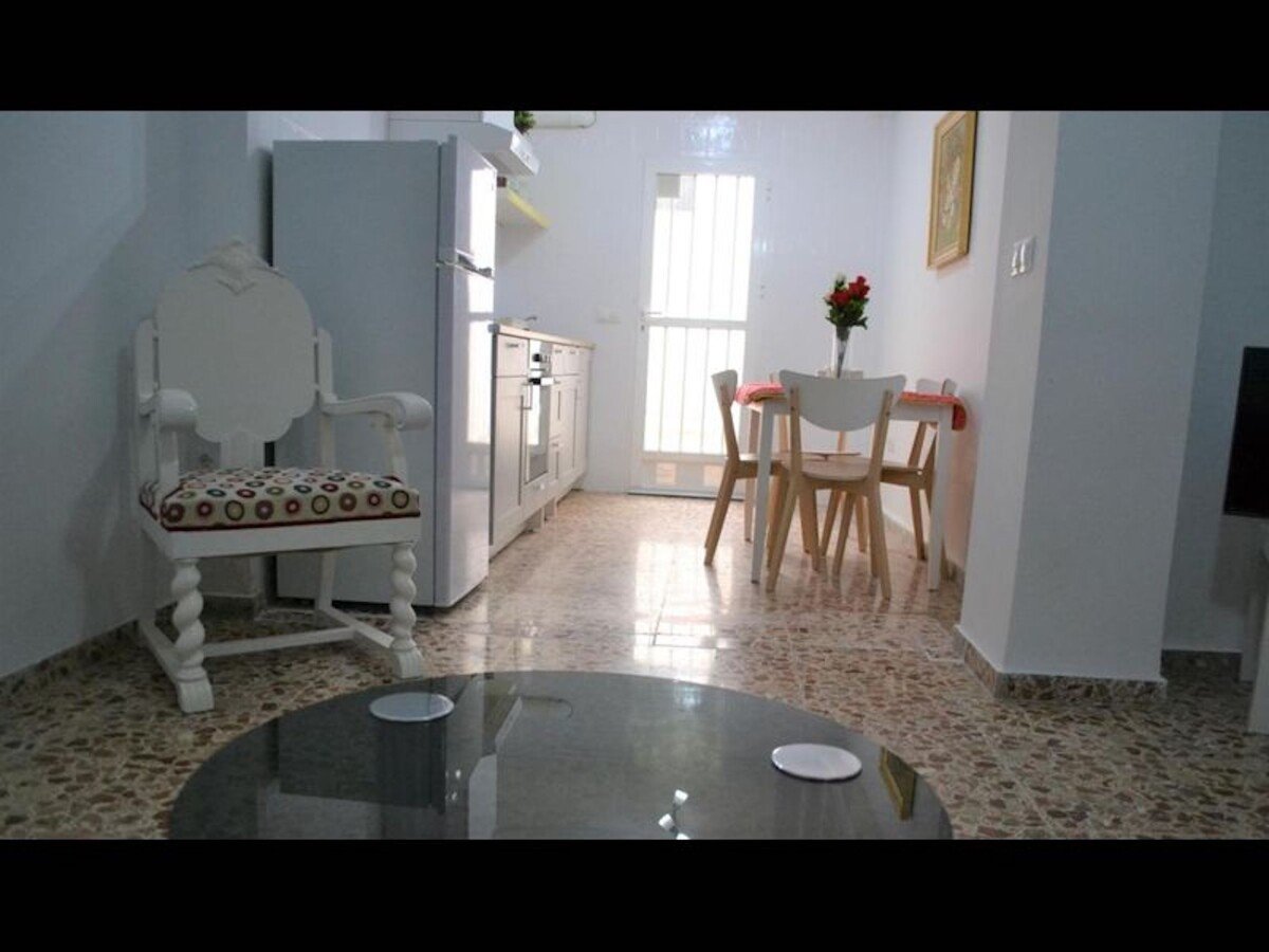 Wohnung 1 Schlafzimmer, mit Klimaanlage