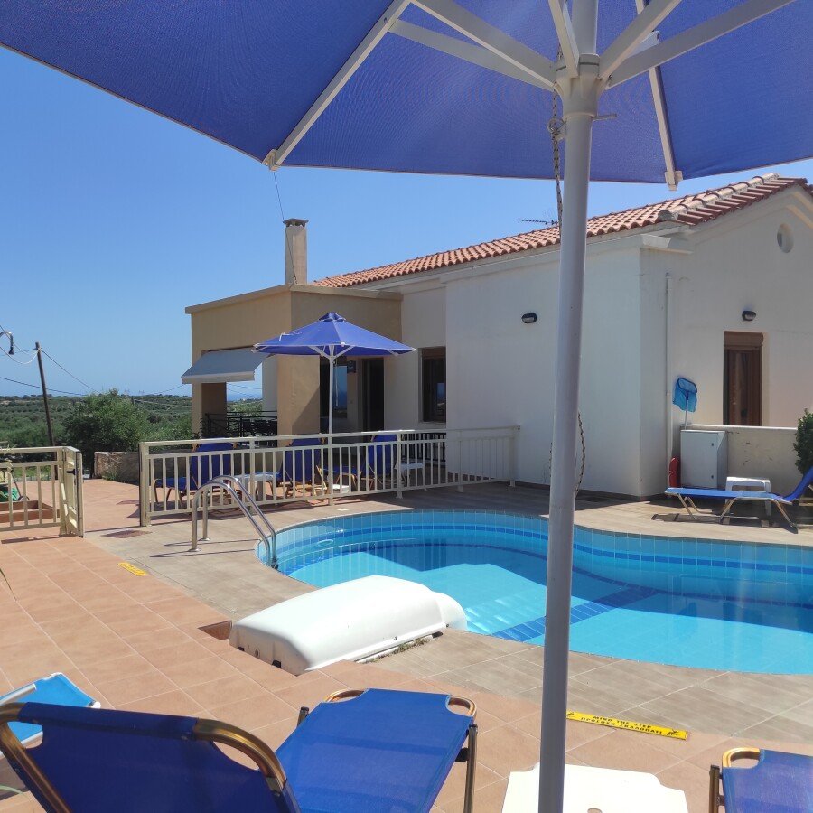 Villa 3 camere, con vista mare