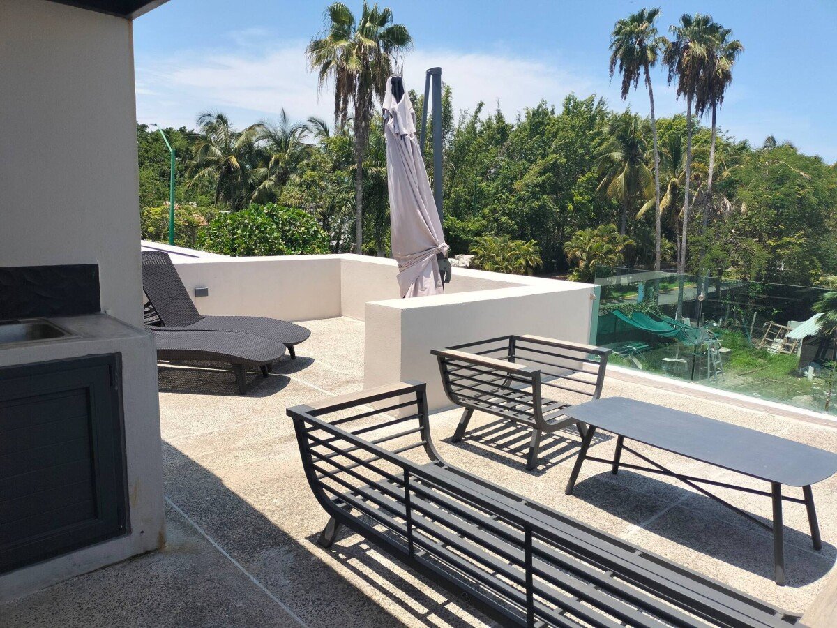 House 3 bedrooms, with pool