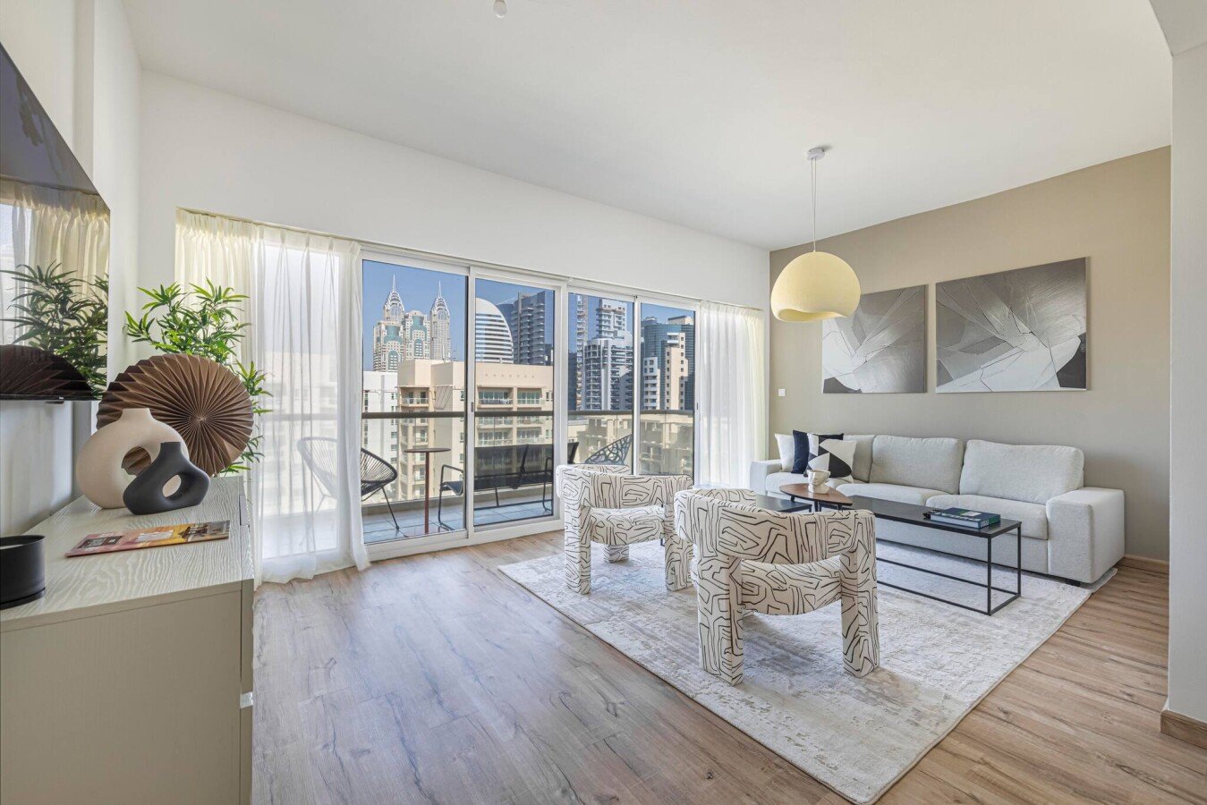 Studio design, 2 chambres, avec piscine