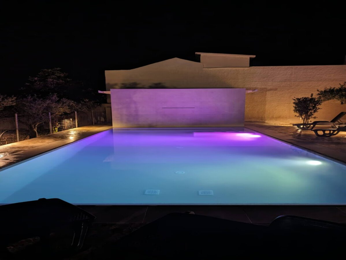 Bungalow 1 camera, con piscina