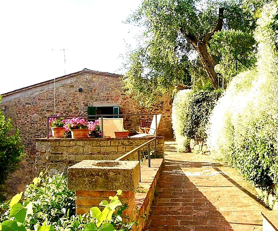 Casa 3 camere, con giardino