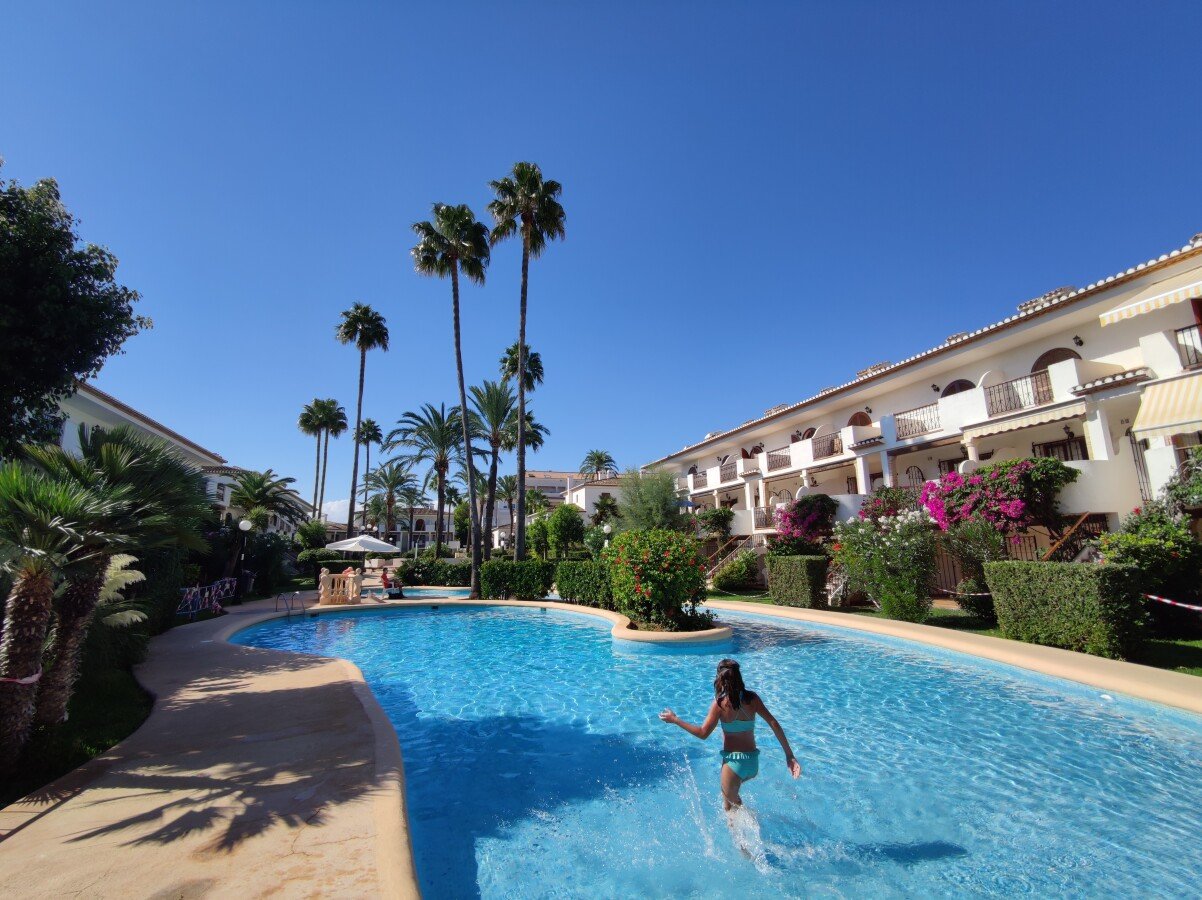 Appartement design, 2 chambres, avec piscine