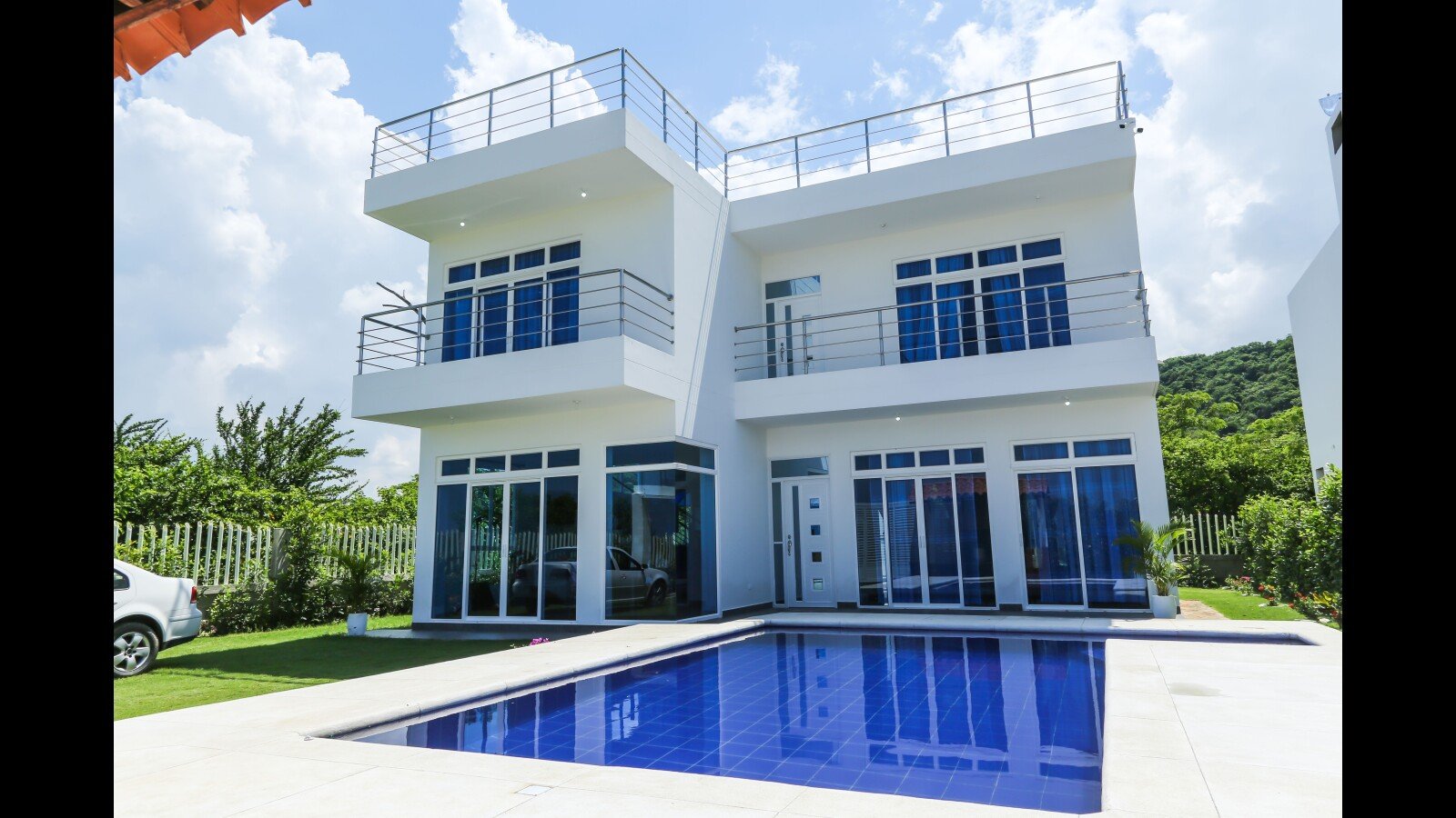 House 4 bedrooms, with pool