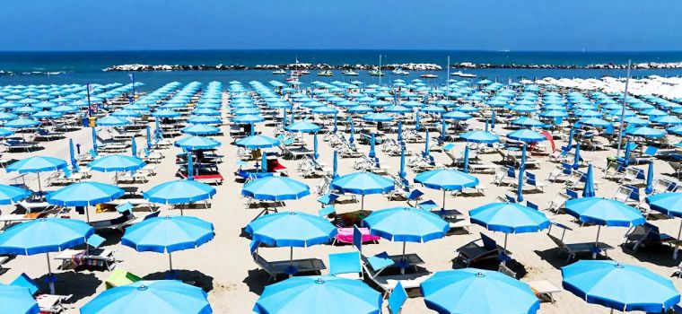 Sul potere del giudice nazionale di stabilire l’efficacia nel tempo delle leggi e delle sentenze: disapplicazione differita del diritto interno contrastante col diritto dell’Unione? Considerazioni a margine delle sentenze dell’Adunanza plenaria del Consiglio di Stato nn. 17 e 18 del 9 novembre 2021