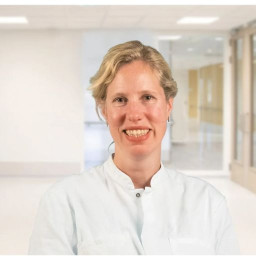 Dr. Jacqueline Louwers