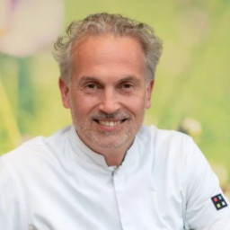 Dr. Jesper Smeenk