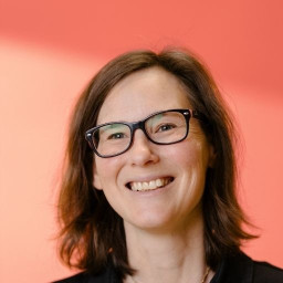 Yvette Roke
