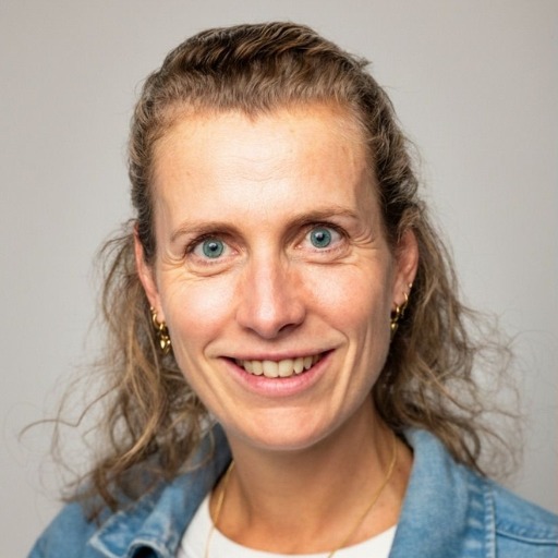 Laura Hartog