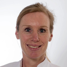 Dr. Annelien Morks