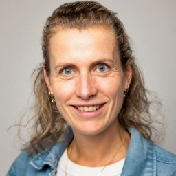 Dr. Laura Hartog