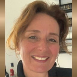 Ynette Schuddebeurs