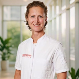 Dr. Claudia Kowalik