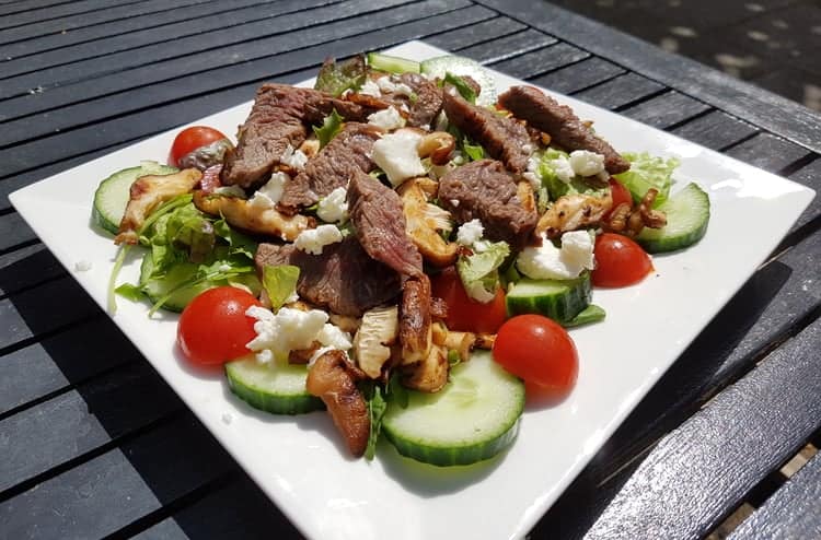 Biefstuksalade met shiitake en feta