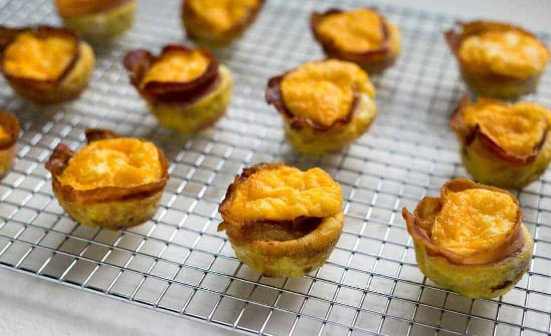 Ontbijtmuffins met ei en bacon