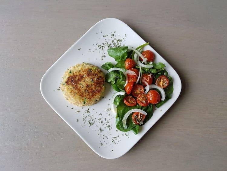 Koolhydraatarme halloumi en courgette burgers