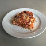 Lasagne gemaakt van koolhydraatarme lasagne bladen van het merk Ciao Carb.