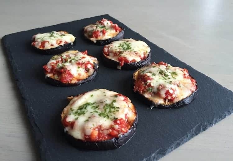 Mini aubergine pizza’s