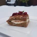 Stukje koolhydraatarme tiramisu met roomkaas, slagroom vulling!