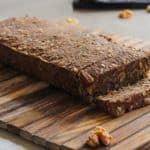 Koolhydraatarm brood met zaden en pitten gemaakt met de Noets Broodmix.