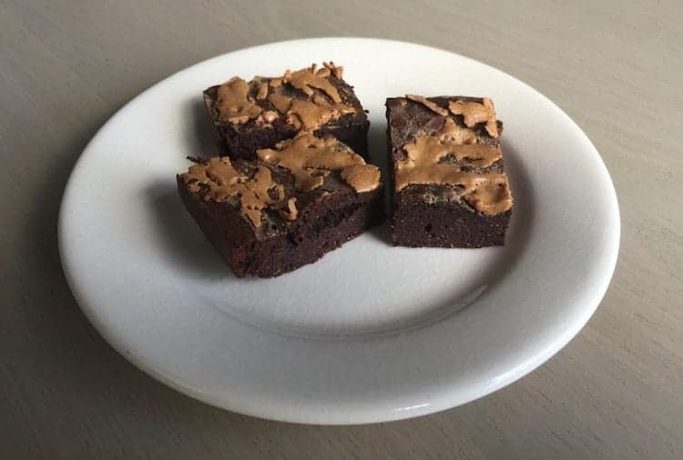 Pindakaas swirl brownies