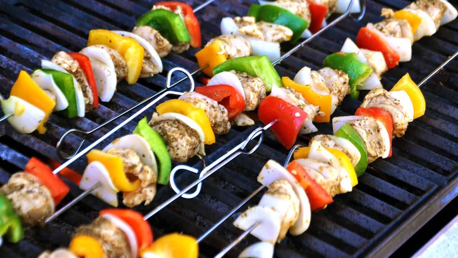 Souvlaki met paprika en ui