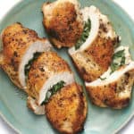 Portie traditionele kipfilet Gevuld met spinazie en feta.