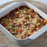 Heerlijke ovenschotel voor 4 personen met bloemkool, gehakt, tomatensaus en kaas.