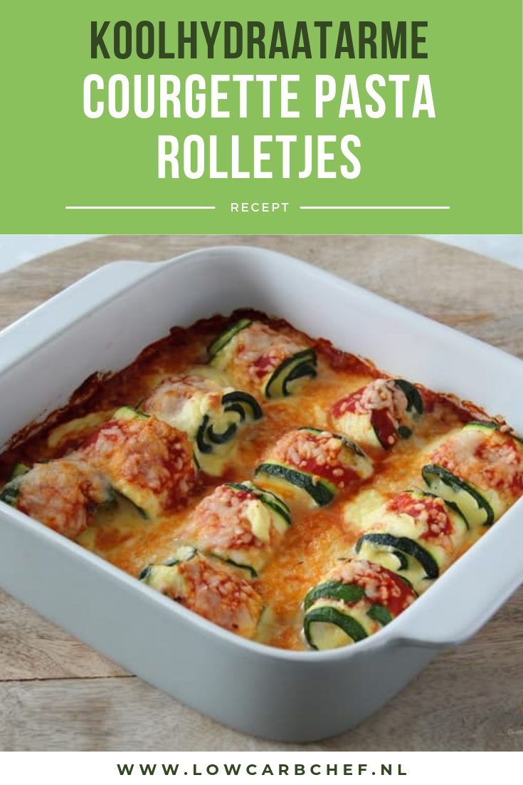 Tip voor vanavond: ovenschotel met courgette pasta rolletjes. De courgette rolletjes zijn gevuld met ricotta en gebakken in tomatensaus. Lekker met een stukje vlees of vis. #koolhydraatarm #italiaans #ovenschotel #courgette #pasta #gezondeten