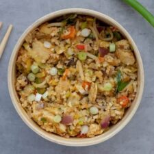 Bloemkool nasi met kip en nasi groente.