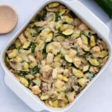 Ovenschotel met courgette, kip en champignons.