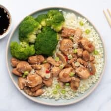 Kip teriyaki met broccoli en bloemkoolrijst