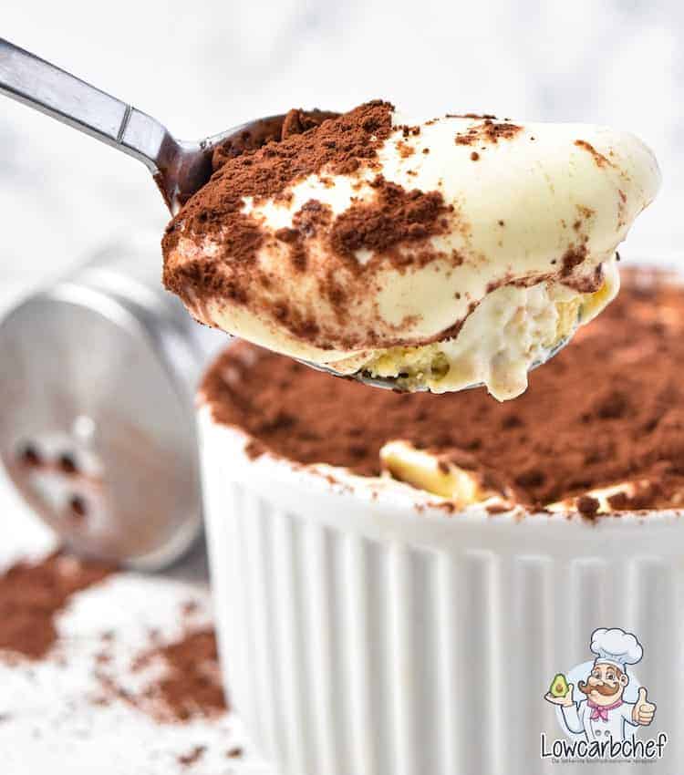 Mini tiramisu met cacaopoeder.