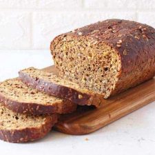 Keto brood met zaden en pitten