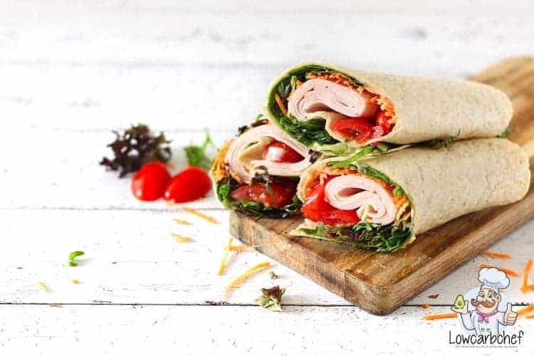 Lunch wraps gevuld met kip en mierikswortel.