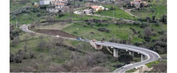 Iniziati i lavori di rifacimento del manto stradale della nuova circonvallazione a Castelbuono?