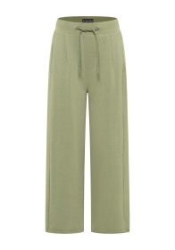 Neah 7/8 Sweatpants loose fit Green Leaf