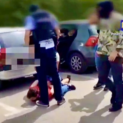 Un bărbat din Argeș s-a jucat "de-a șoarecele și pisica" cu polițiștii