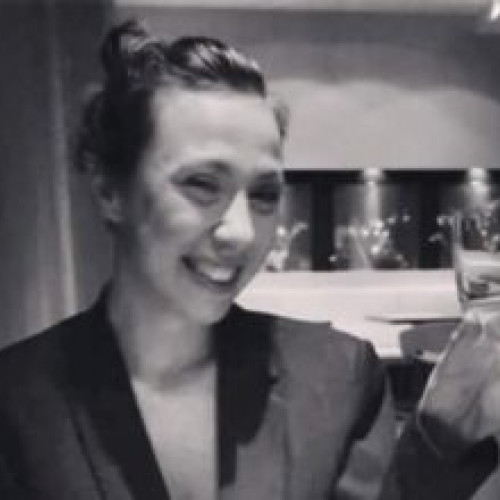 Femeie din Brașov, dispărută de 10 zile după ce și-a făcut cont pe Tinder