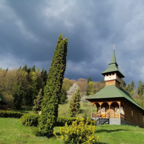 Mănăstirea "Duminica Tuturor Sfinților" Telcișor-Buscatu: istorie și dezvoltare