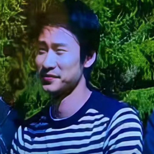 Un tânăr absolvent de doctorat își găsește părinții biologici după o căutare de 12 ani