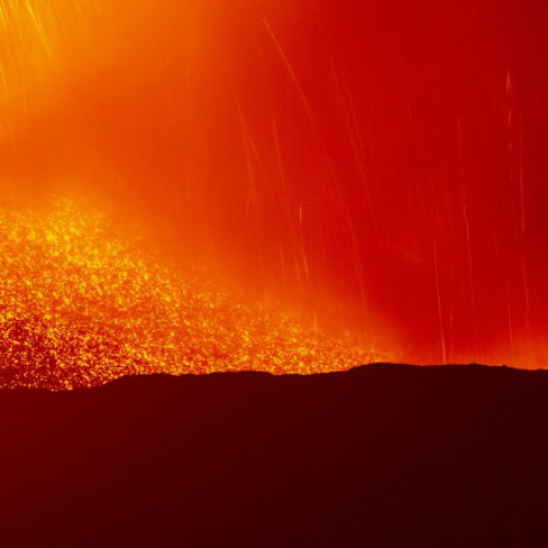 Eruptii vulcanice simultane în Italia: Stromboli și Etna