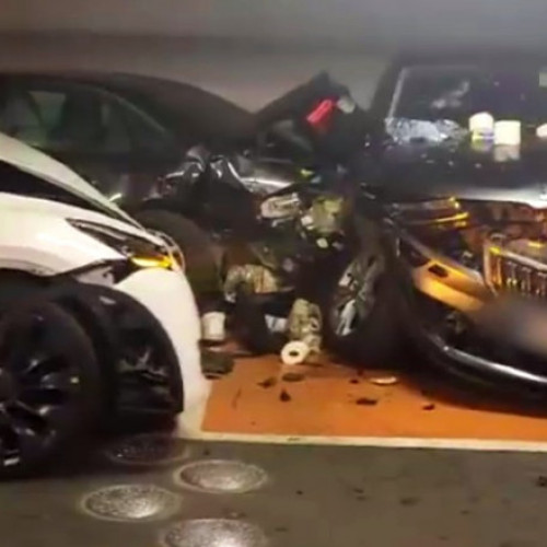 Accident în parcarea unui mall din Capitală