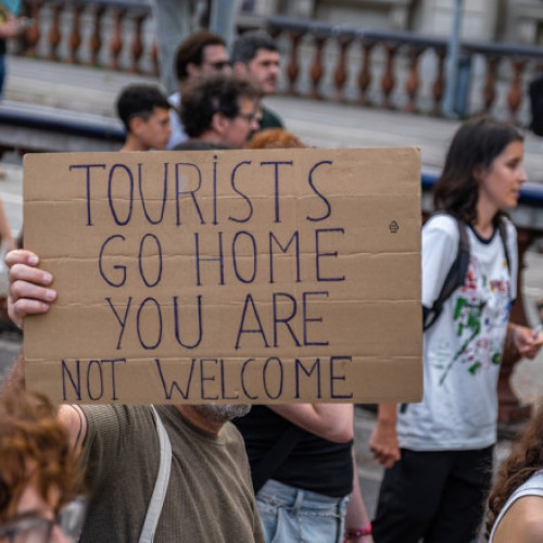 Proteste la Barcelona împotriva turismului excesiv
